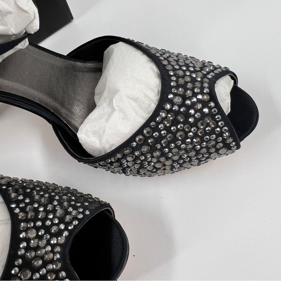 ✅ NWB TALBOTS BLACK BEADED ANKLE STRAPPED HEELS SIZE 9.5 - Picture 6 of 12